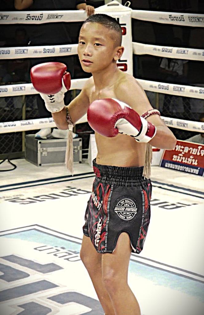 วิเคราะห์ มวย หนึ่งล้านเล็ก ป.ไทยสงค์ vs เพชรชุมแพ บอสชายเจมส์มีตัง วันเสาร์ที่ 25 ตุลาคม 2568